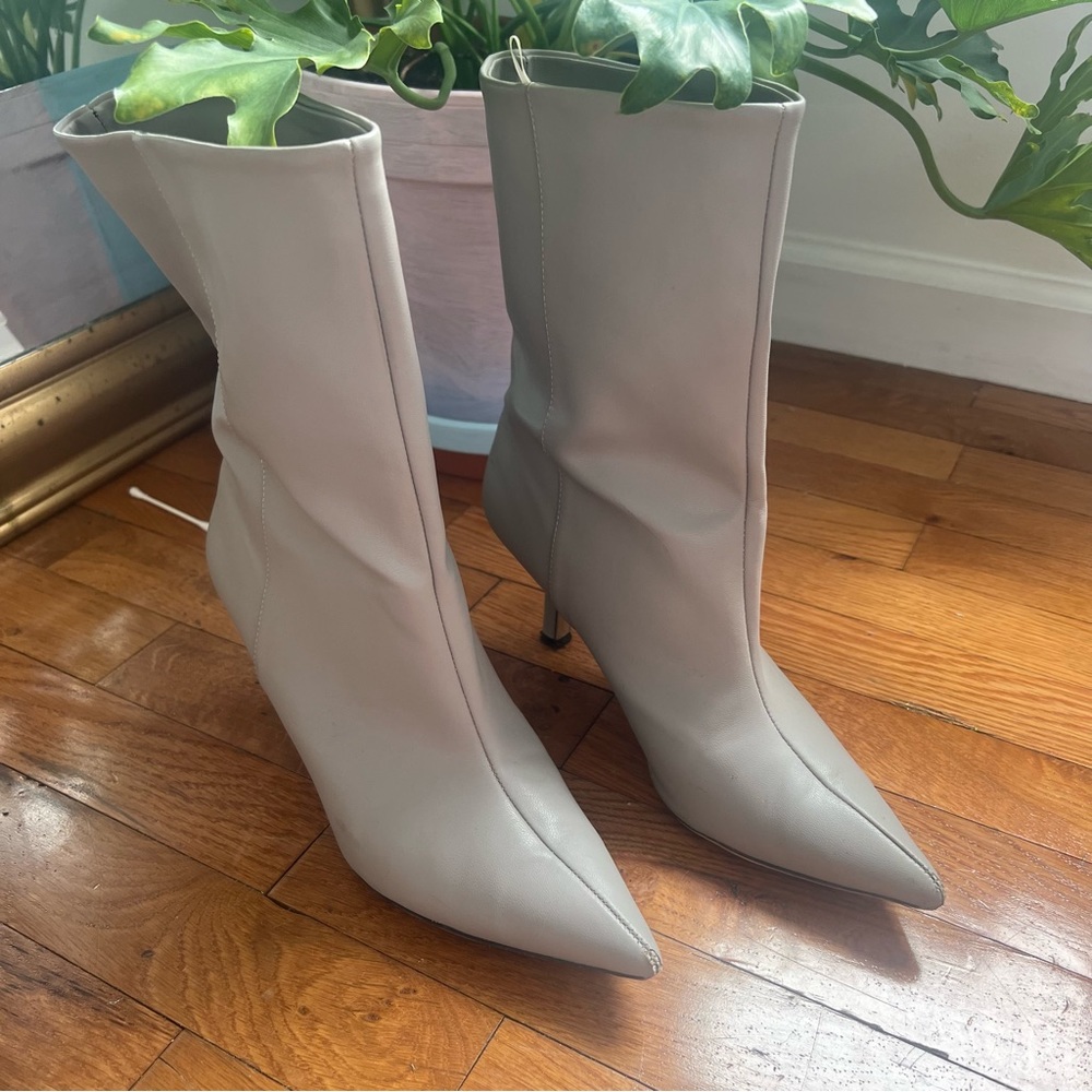 Pointed toe gray kitten heel boots